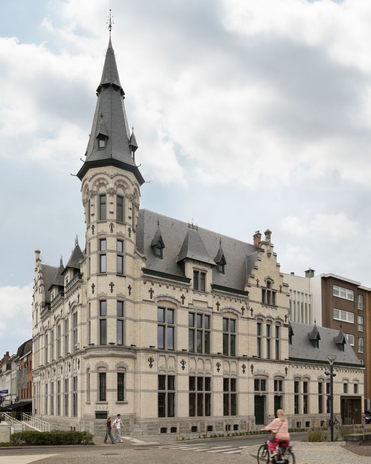 Postgebouw Lokeren